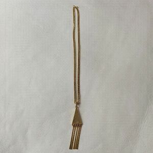 Elegant Gold Necklace